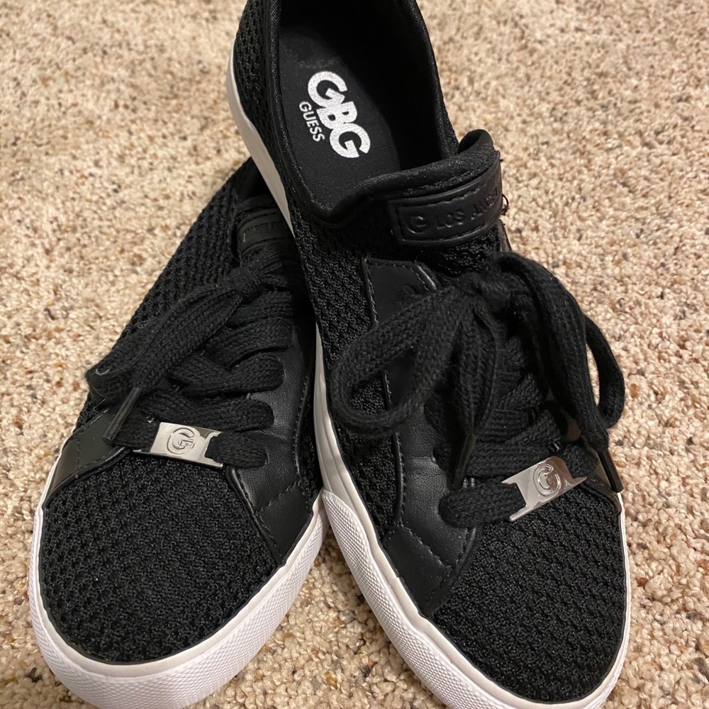 NEW LISTING! Guess Sneakers